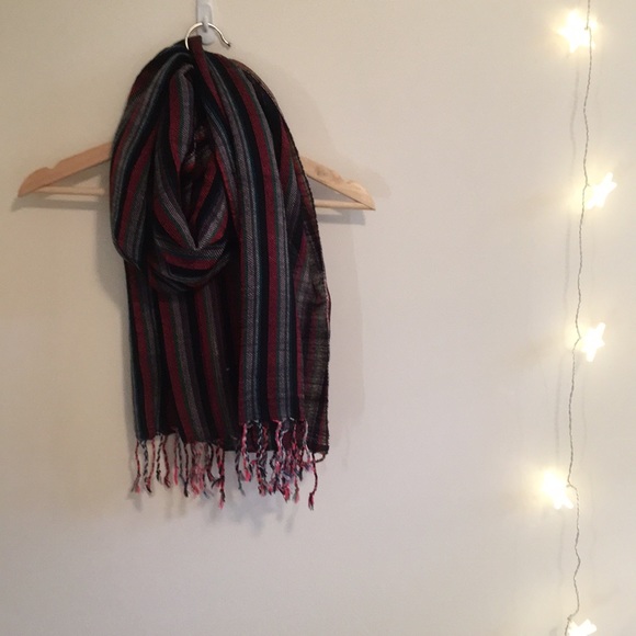 Rainbow woven scarf - Picture 3 of 3